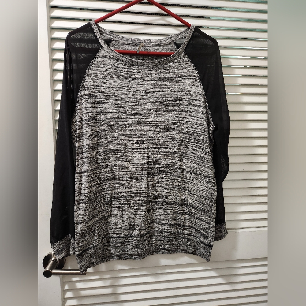 Chic Black and Gray Long Sleeve Women's Top